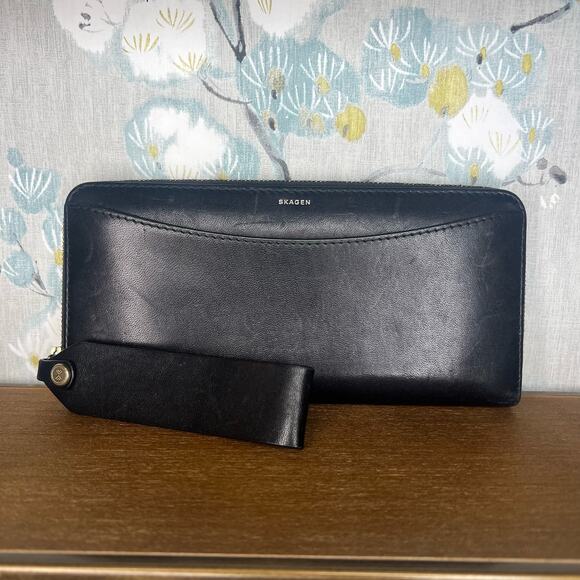 Skagen Blacke Leather Continental Zip Wallet with Strap - Picture 1 of 4